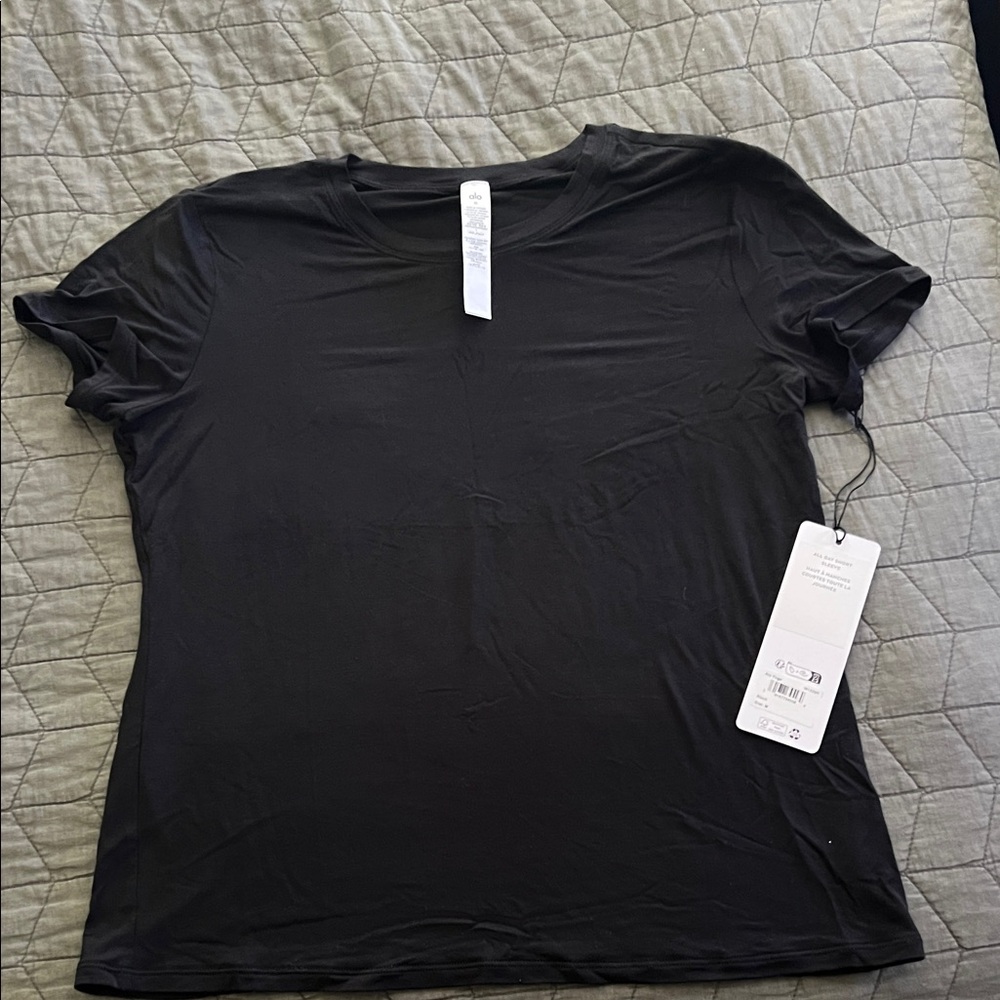 ALO Yoga Black Short Sleeve Tee- Medium